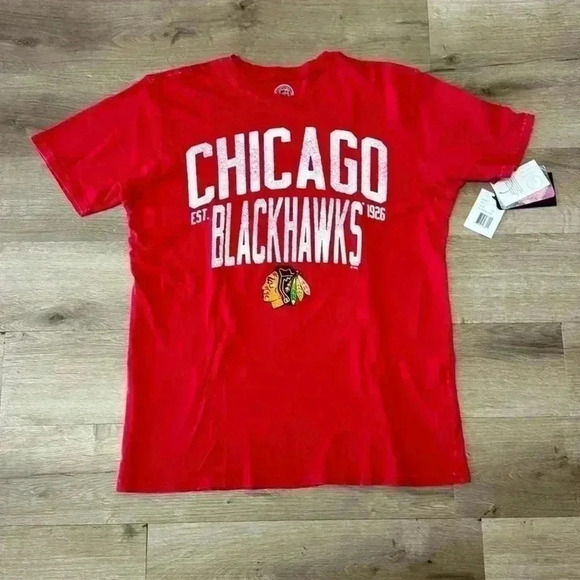 Chicago Blackhawks Hockey Tee. Men’s size large. New with tags. NHL - Picture 1 of 5